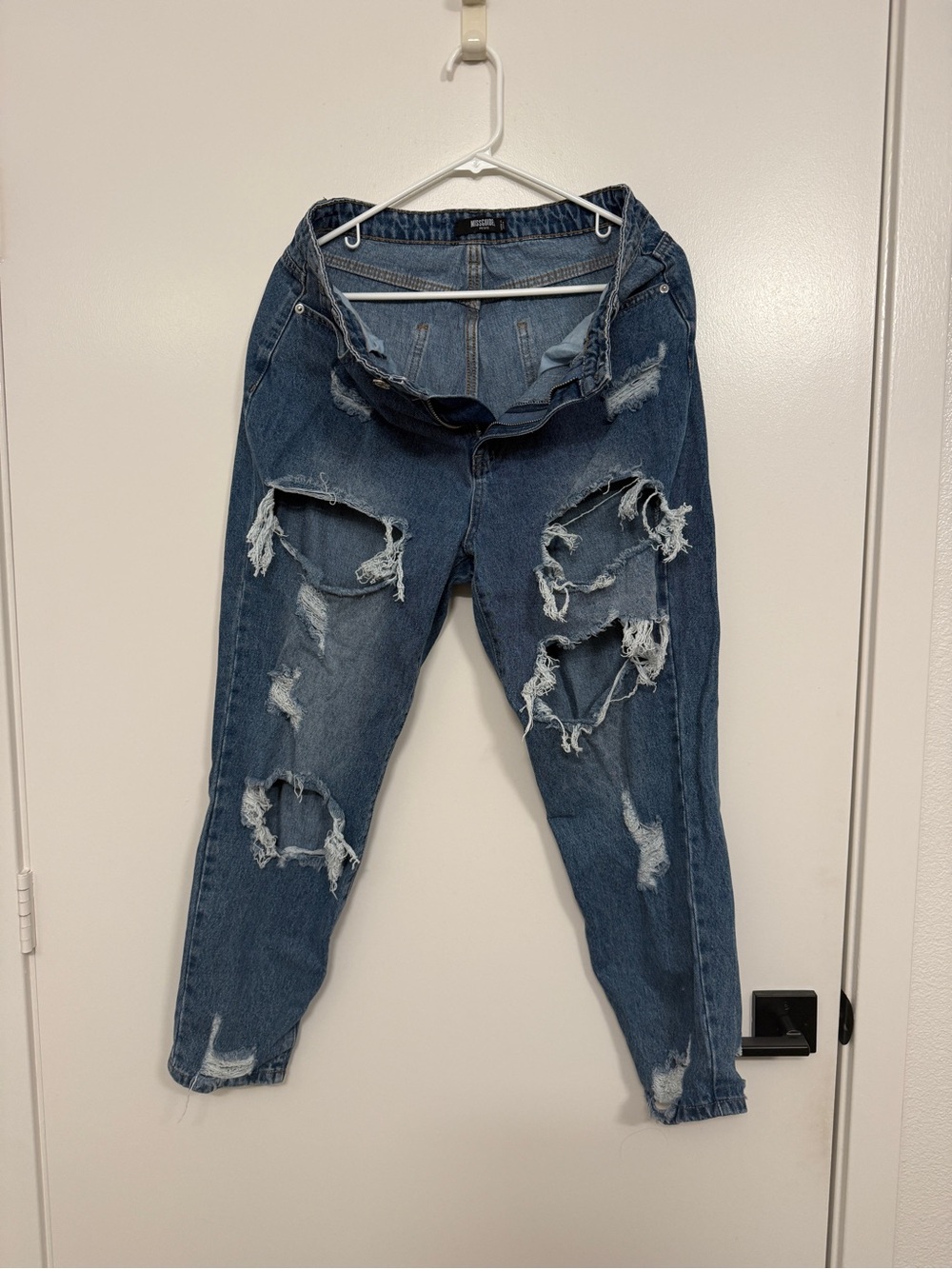 Missguided+ Distressed Boyfriend Jeans in Blue Wash